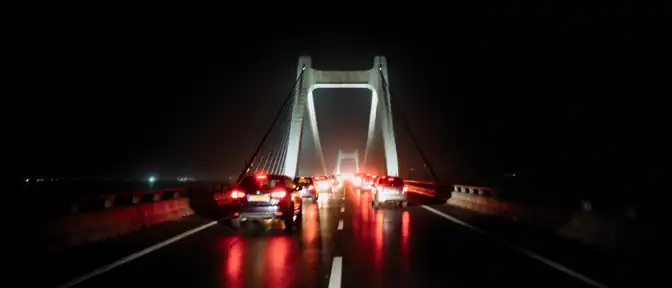 Ночная тревога на Крымском мосту: движение снова остановлено